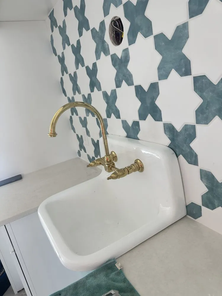 Slide of Flores plumbing