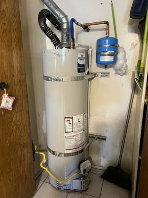 Flores Plumbing Logo