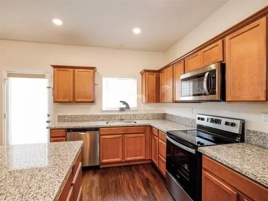 Flow wave plumbing and maintenance Logo