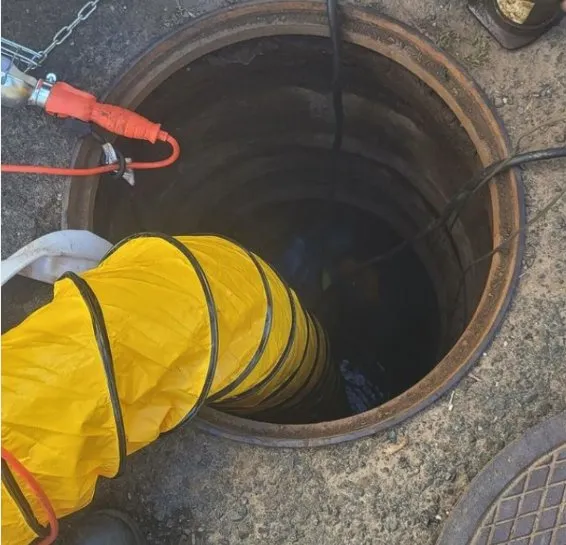 Slide of Flush Drain & Sewer Cleaning