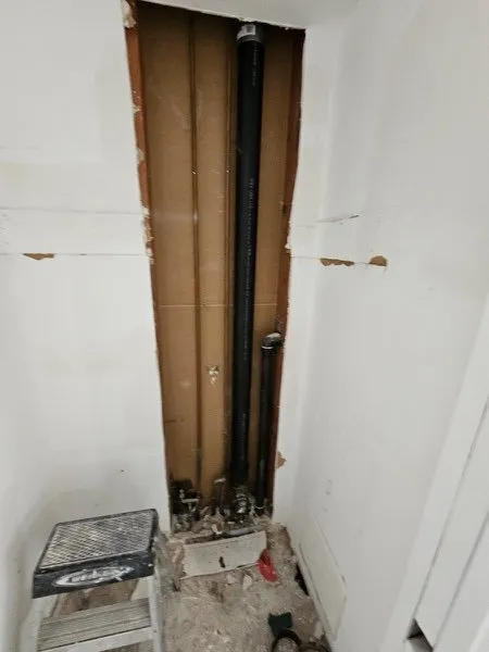 Slide of Fonso Plumber