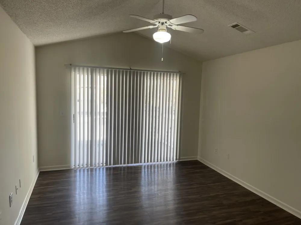 Slide of Foreign Brothers