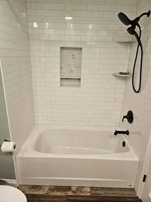 Fox Renovations Logo