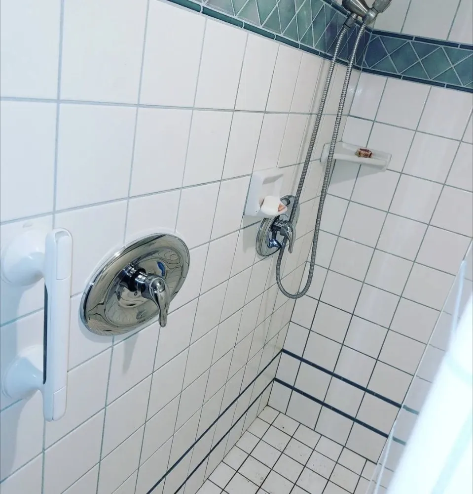 Slide of Frankie's Plumbing & Repipe