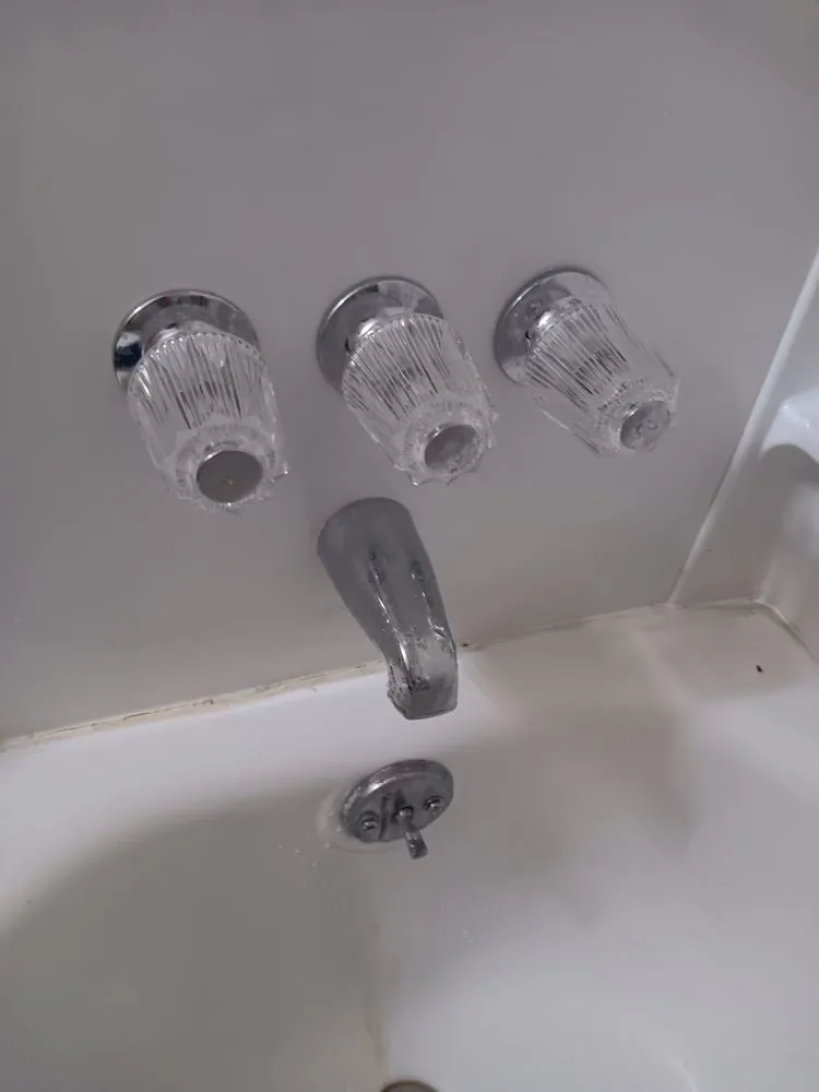 Slide of Gardners Maintenance And Exterior Home Detailing