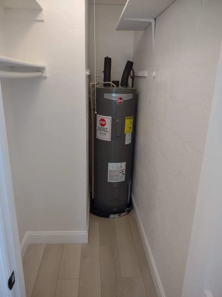 Slide of G&D Contractors