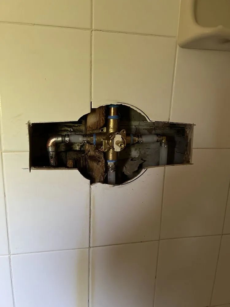 Slide of Geno's Plumbing