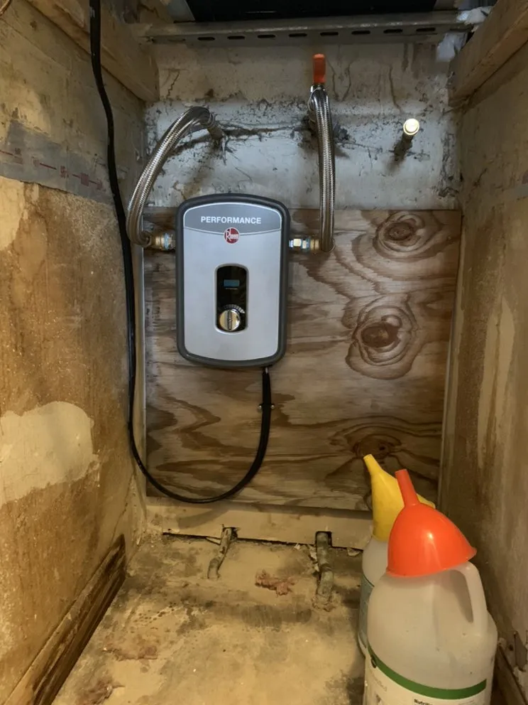 Slide of Geno's Plumbing