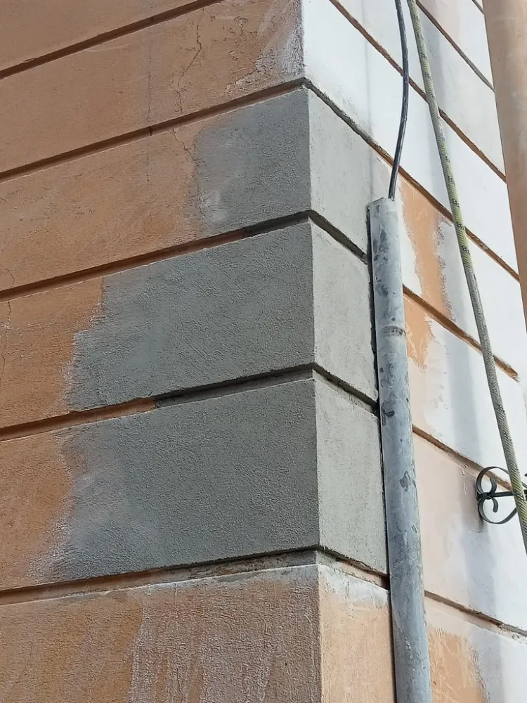 Slide of Gianlu Handyman