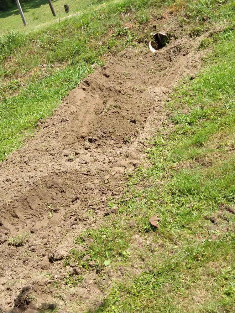 Slide of Gilco's Handy Services and lawn maintenance