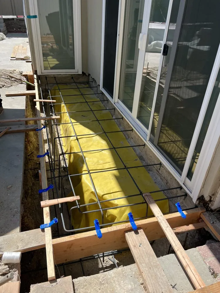 Slide of Gio construction