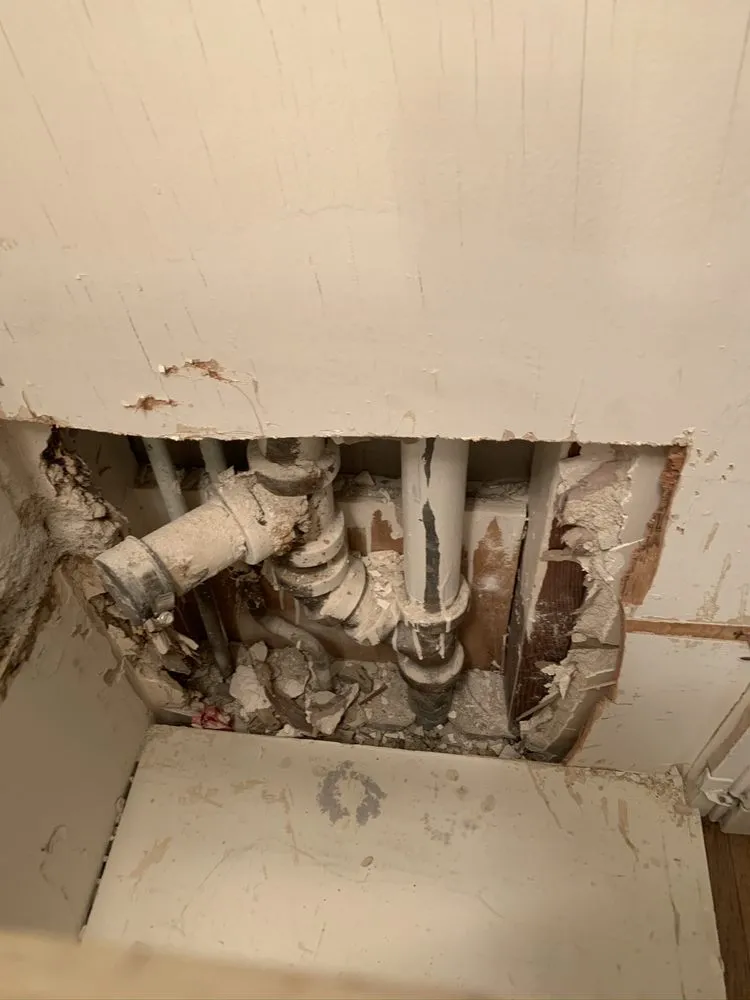 Slide of Gio’s Plumbing