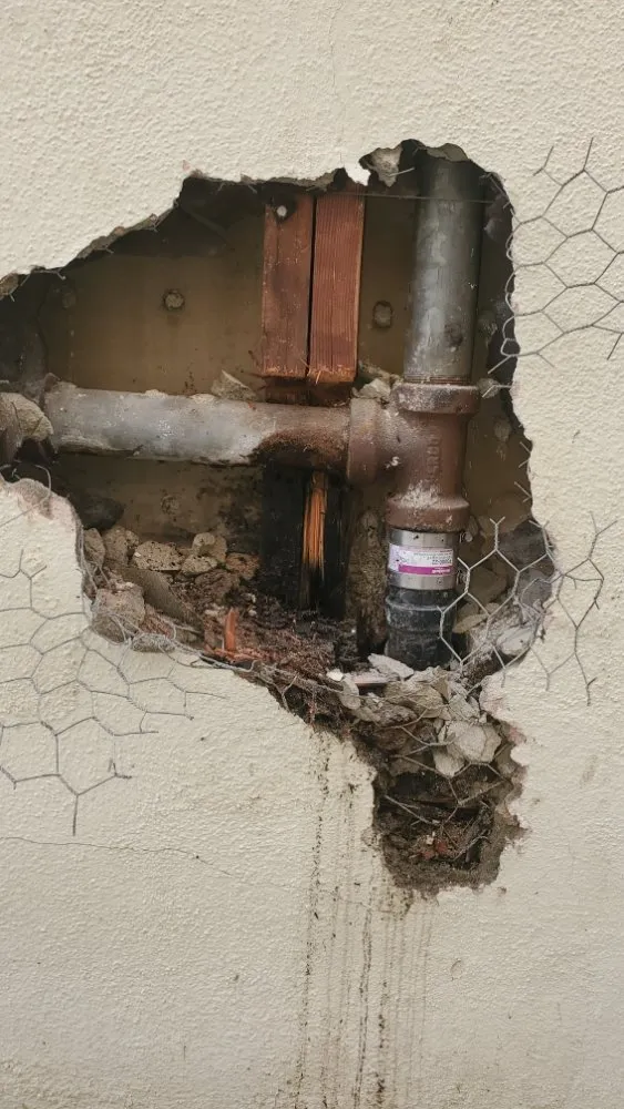 Emergency emergency plumbing experts serving San Fernando Valley, CA - Giovannis Plumbing