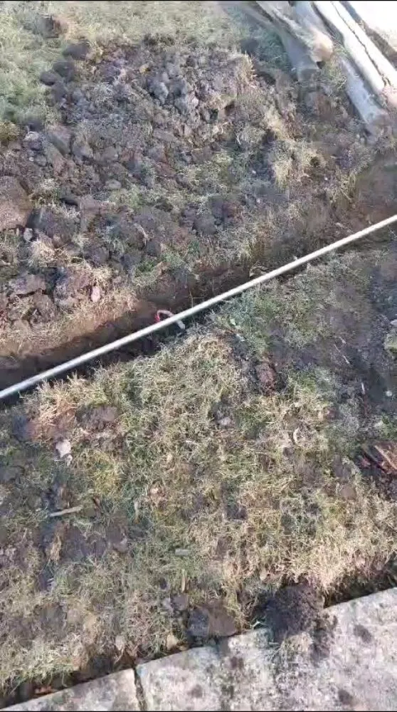 Slide of Gladstone Builders