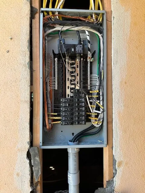 Slide of Gómez Construction