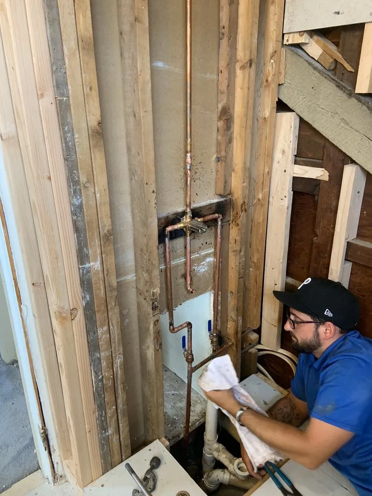 Emergency leak detection experts serving Newtown Square, PA - Go Green Maintenance And Repair