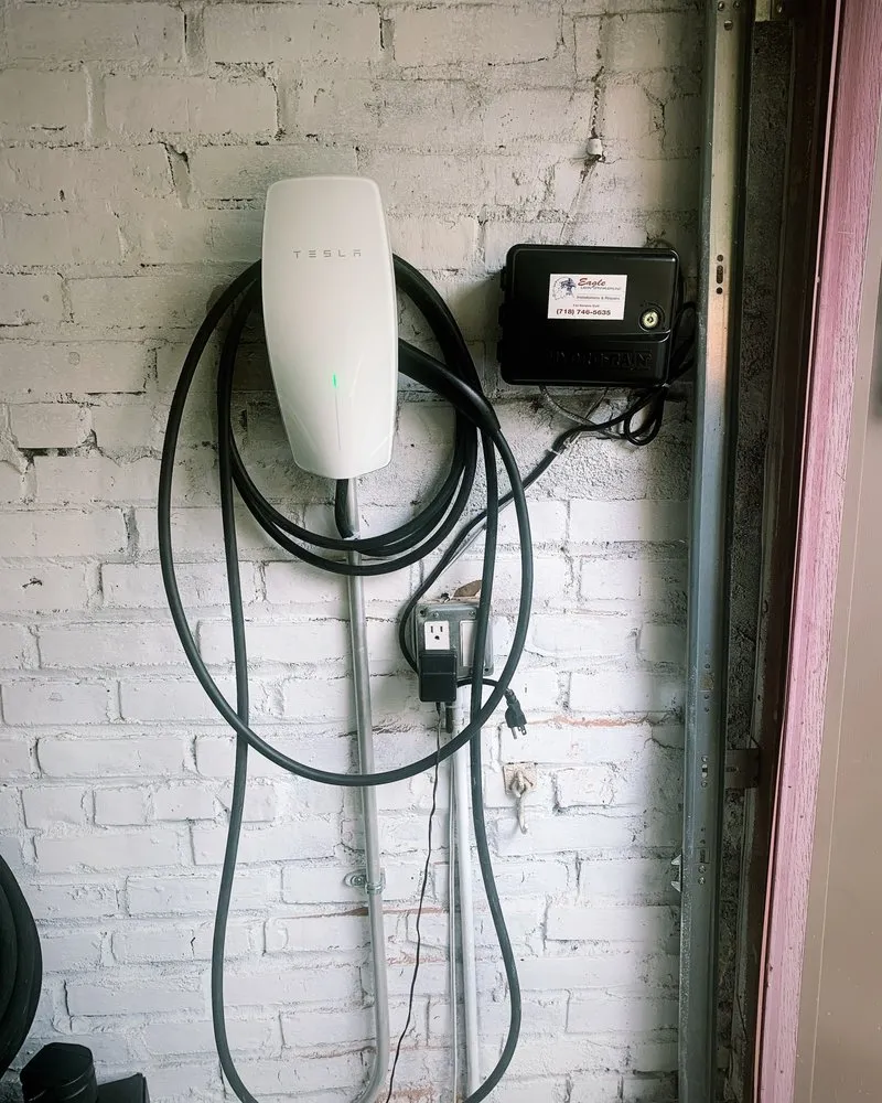 Slide of Gogi Electrician Services