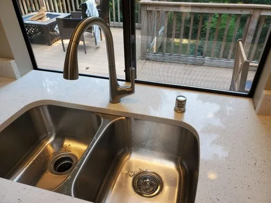 Goldstar Plumbing Logo