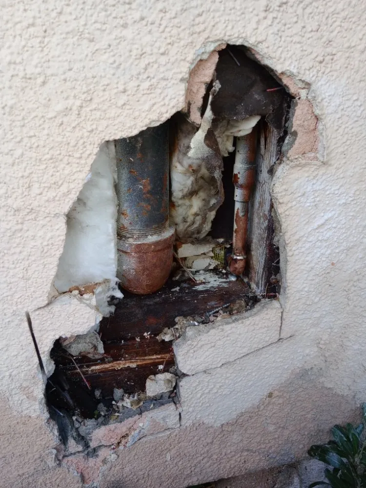 Slide of Good Plumber