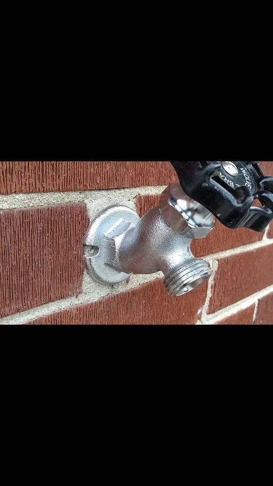 Quality water heater service in Des Plaines, IL by Green Tech Plumbing