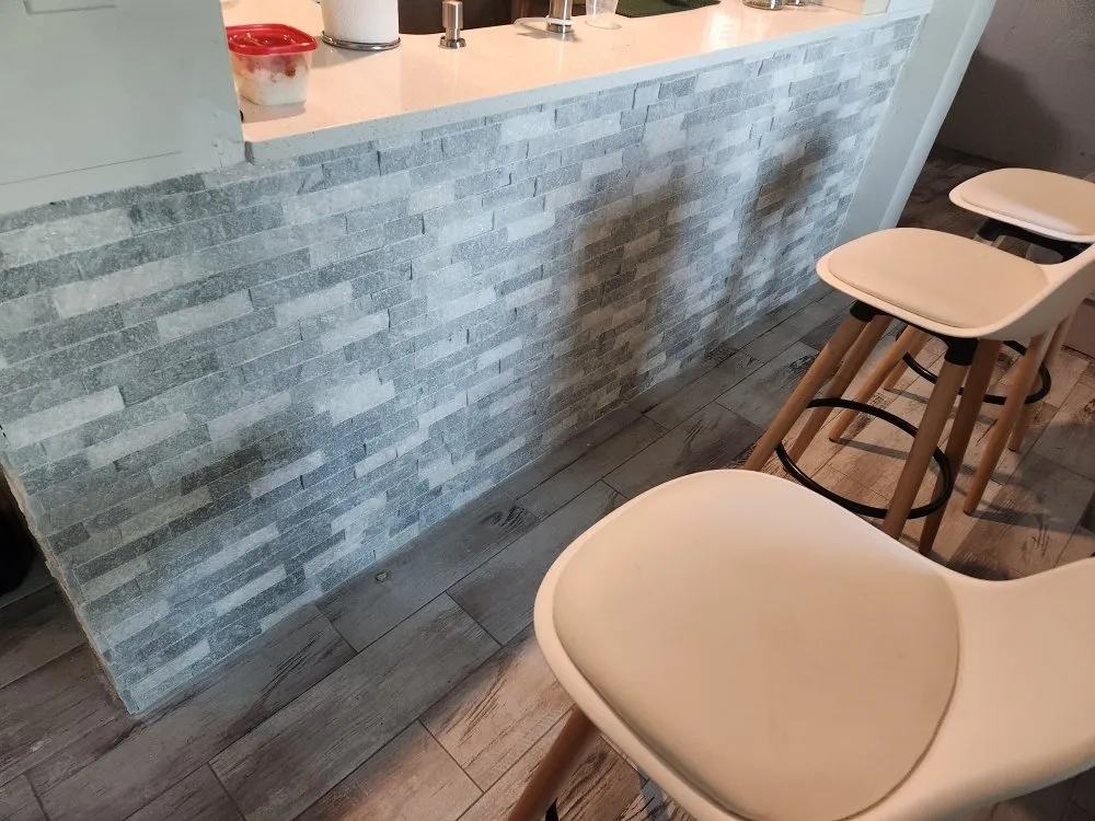 Slide of Groero Handy & Landscape