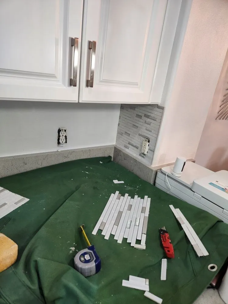 Slide of Groero Handy & Landscape