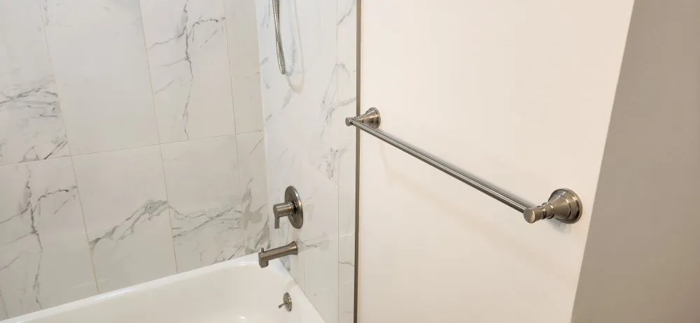 Slide of Groero Handy & Landscape