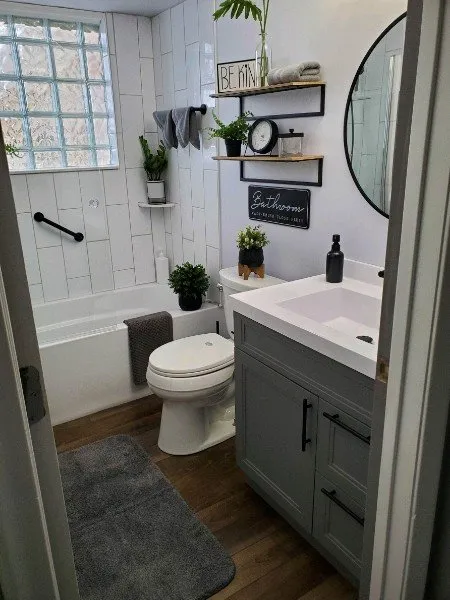 Slide of Gus The Handyman