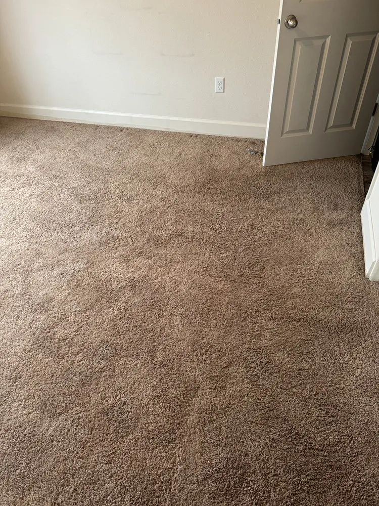 Slide of Guss Commercial & Residential Maintenance