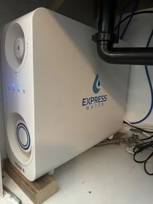 Guy Matthews Plumbing Logo