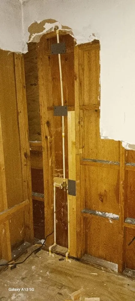 Slide of H & D Plumbing