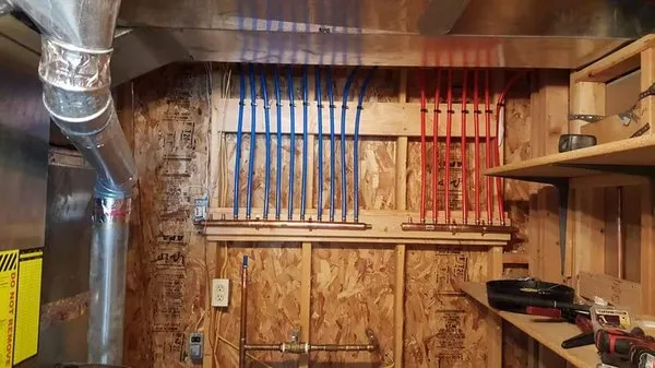 Hahn Plumbing & Heating Logo