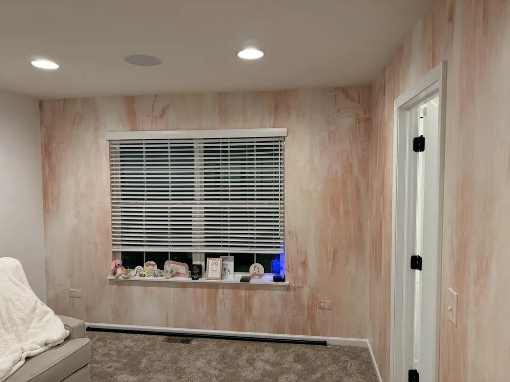 Slide of Handy Holmz