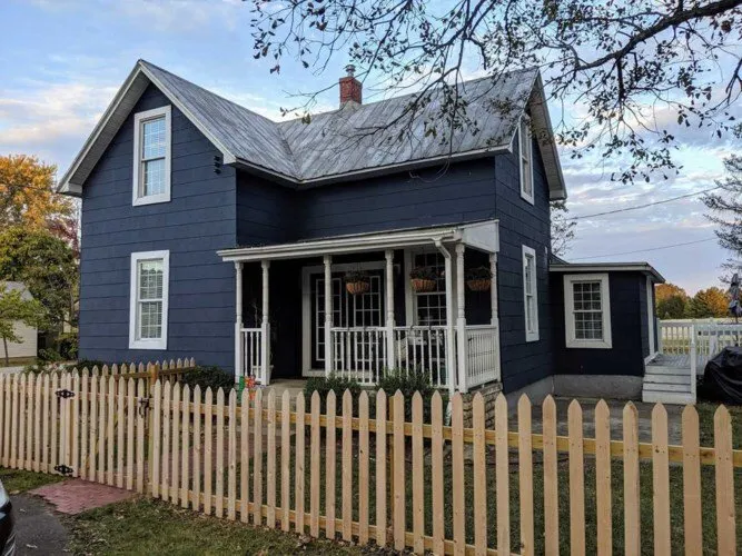 Slide of Handy Manny Services