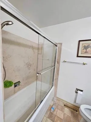 Handy Man's Trade Logo