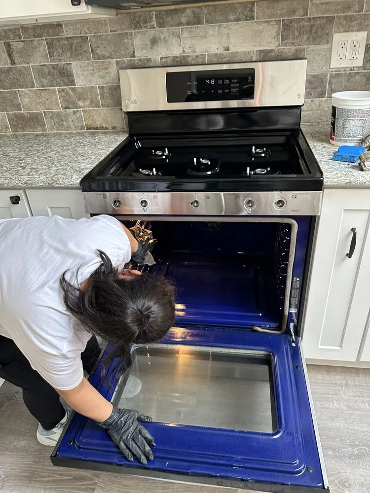 Slide of Handyman & Cleaning Services