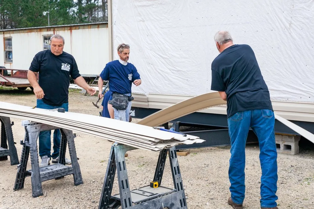 Slide of Handyman Carpenter Services And Mobile Home Repair