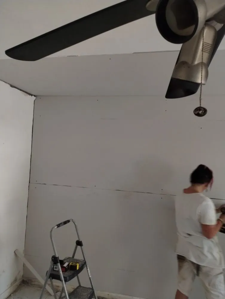 Slide of Handyman Express and Painting