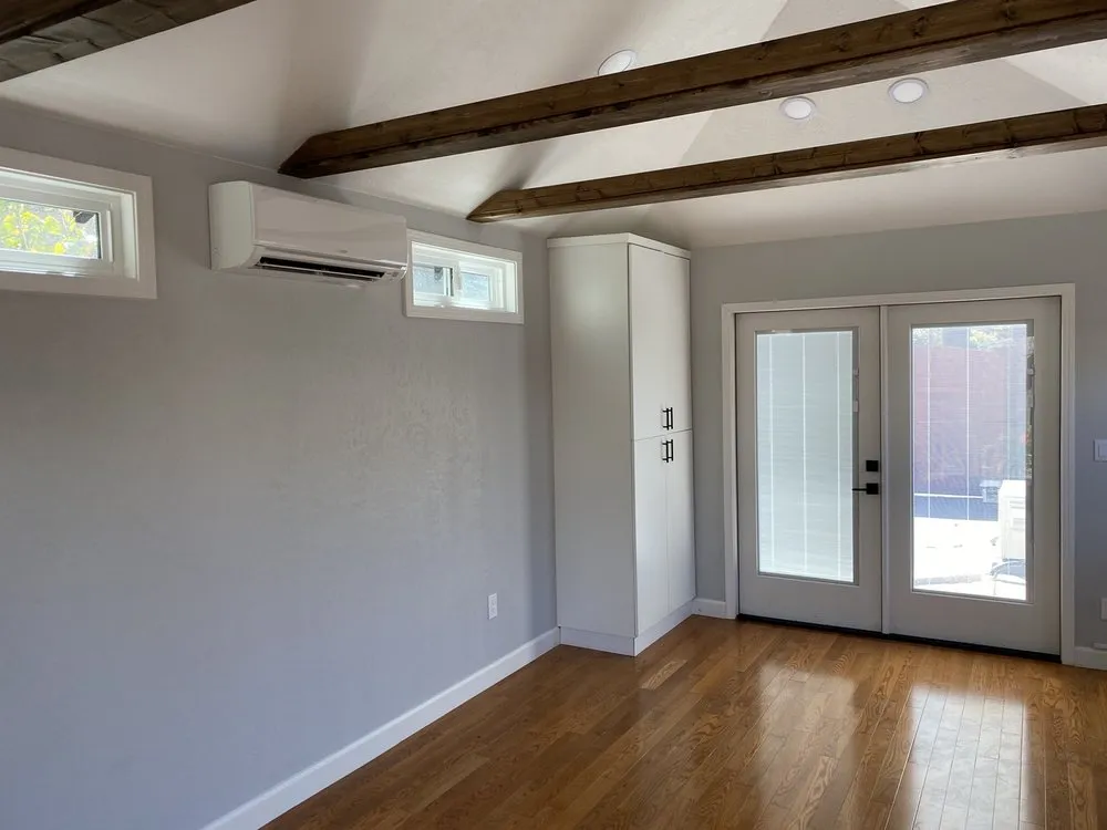 Slide of Handyman Hayse