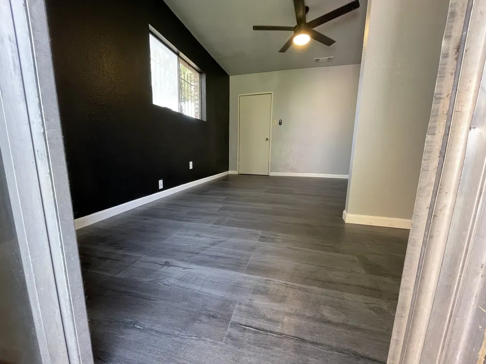 Slide of HANDYMAN KING