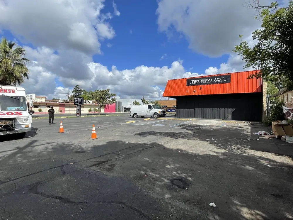 Slide of HANDYMAN KING