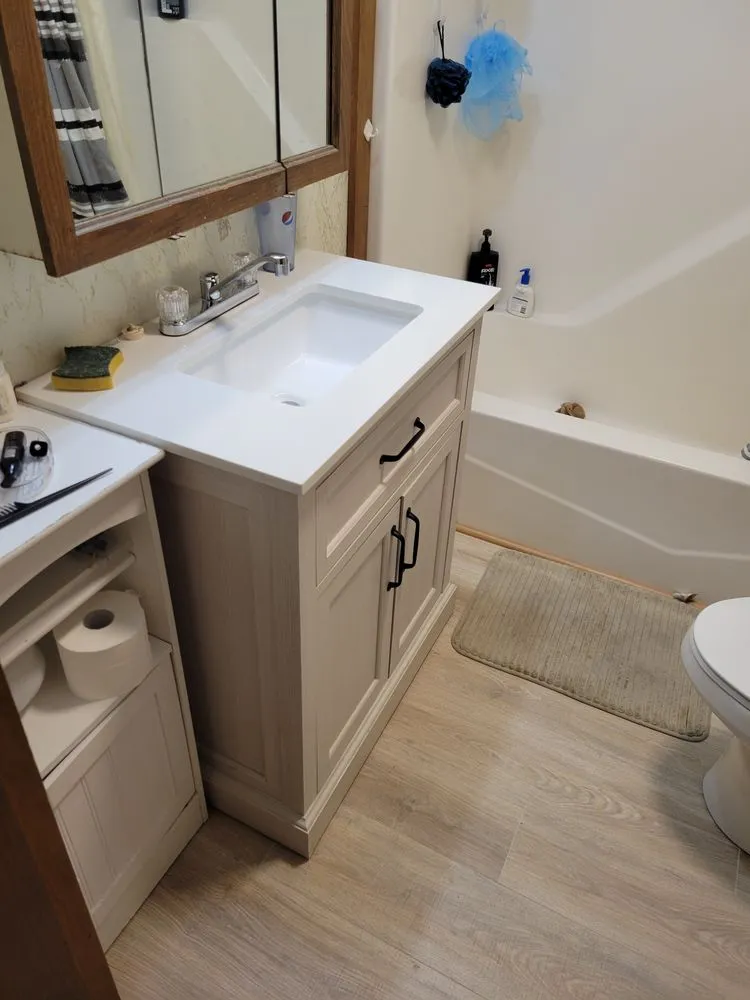 Slide of Handyman Kyle Duffey