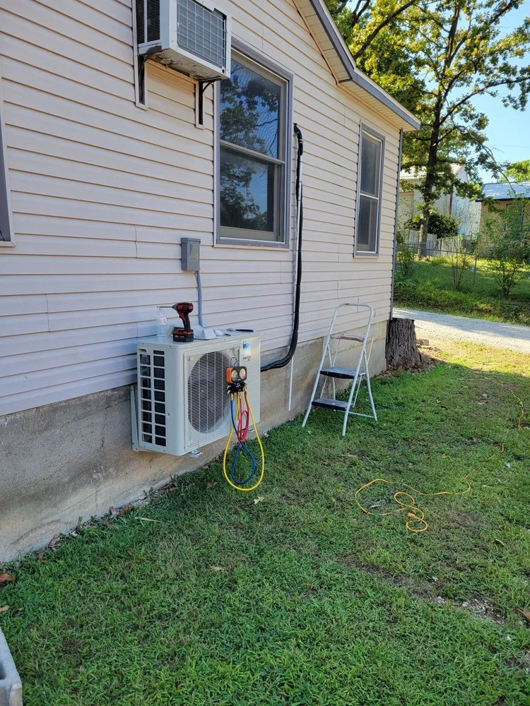 Slide of Handyman Kyle Duffey