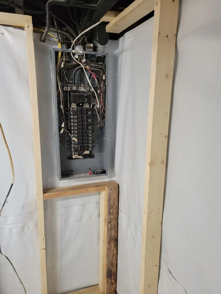 Slide of Handyman Kyle Duffey