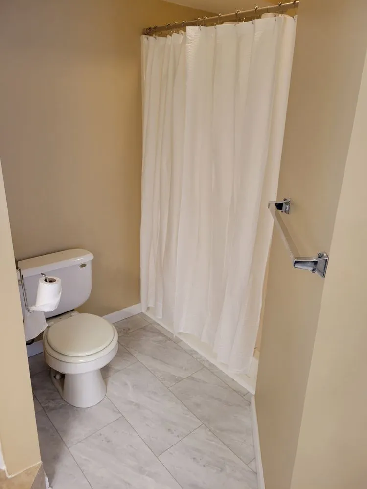 Slide of Handyman Kyle Duffey