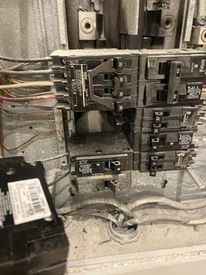 Handyman Madani Air Conditioner Logo