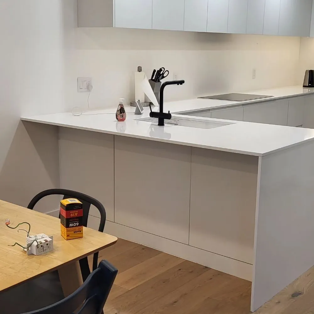 Slide of Handyman R32