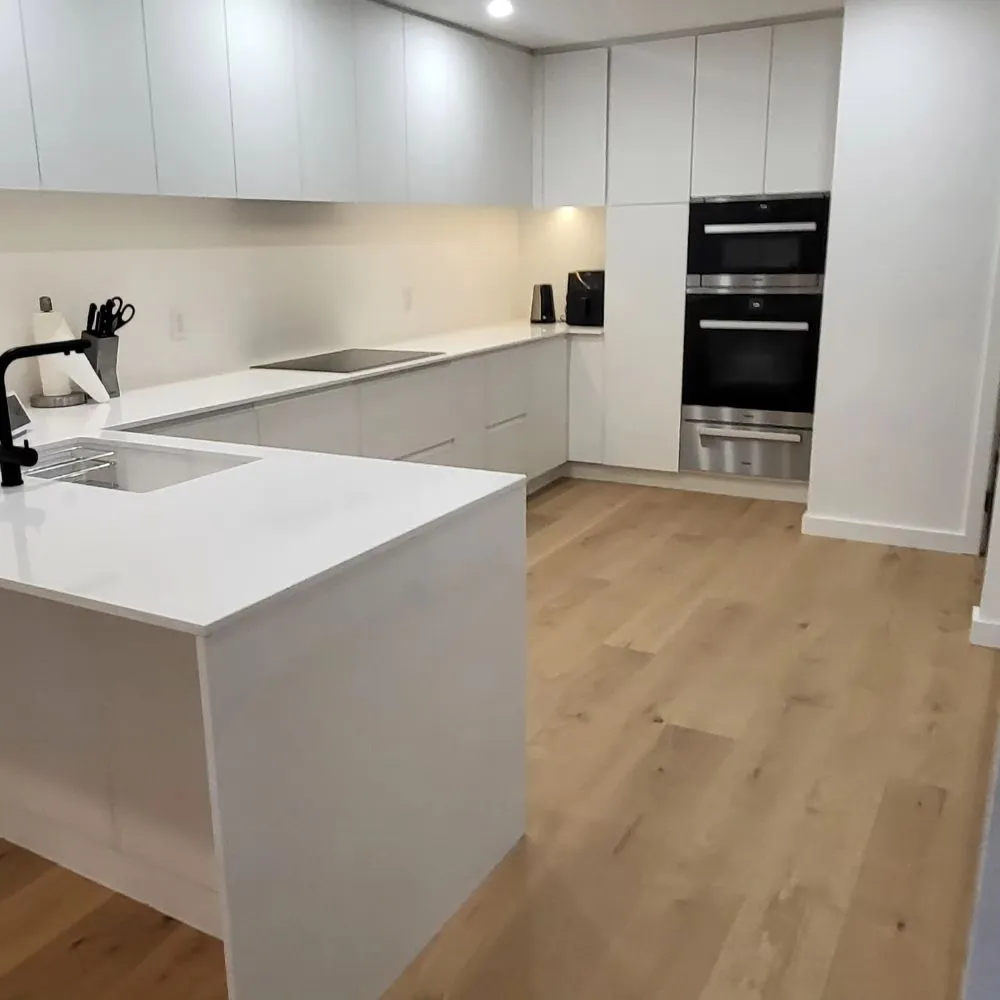 Slide of Handyman R32