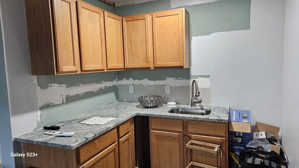 Slide of Handyman Ravee