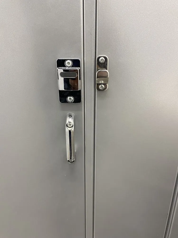 Slide of Handyman services by Abel Cruz